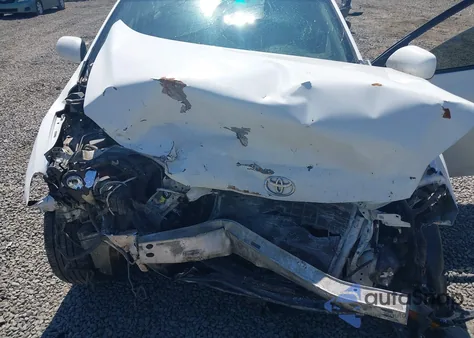 2010 Toyota Matrix z USA, uszkodzony, nr VIN 2T1KU4EE8AC525419